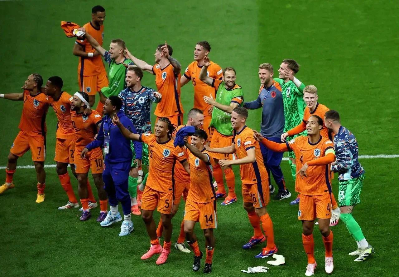 丹麦淘汰俄罗斯，成功杀入欧洲杯决赛