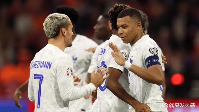 包含欧洲足球盛事引爆热情,球迷疯狂挤满体育场的词条 包含欧洲足球盛事引爆热情,球迷疯狂挤满体育场的词条