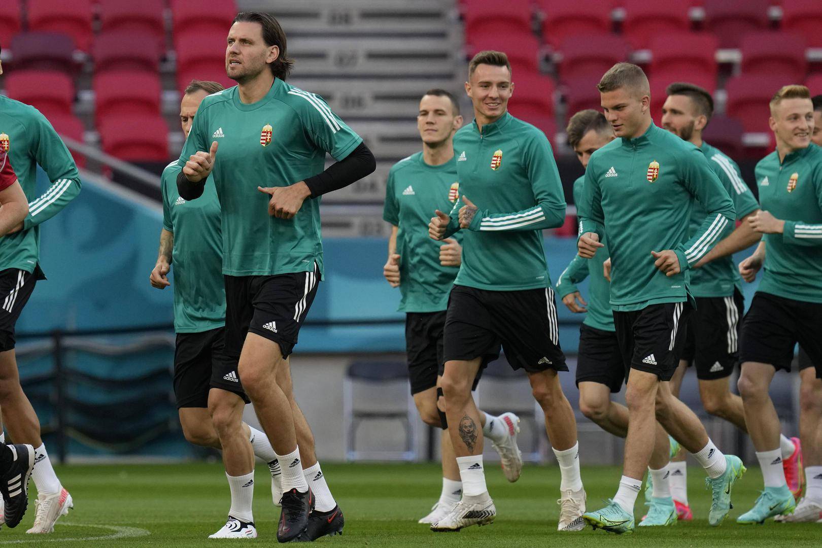 -欧预赛：立陶宛队在关键时刻表现出色的简单介绍