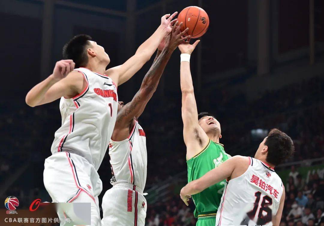 关于亚洲篮球明星巨献精彩表现感动球迷的信息 关于亚洲篮球明星巨献精彩表现感动球迷的信息