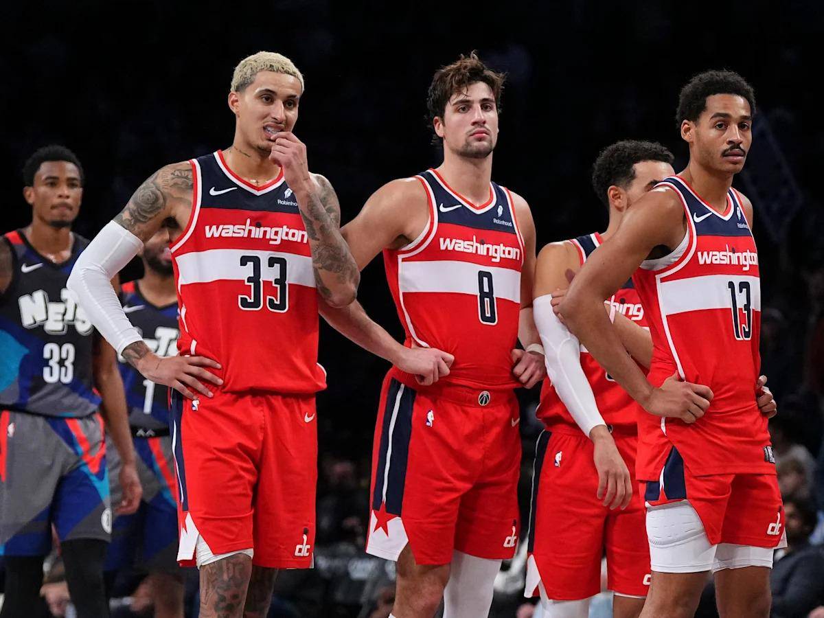 关于奇才队成员间发生争执，主帅紧急调解的信息