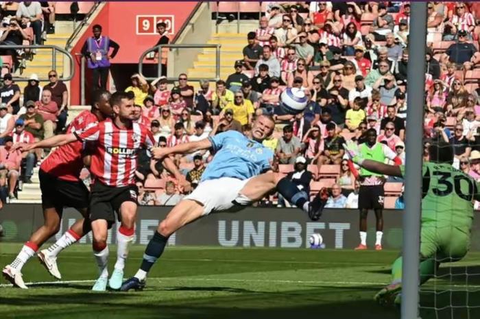 曼城客场遭遇惨败,锋线状态再遭质疑的简单介绍 曼城客场遭遇惨败,锋线状态再遭质疑的简单介绍