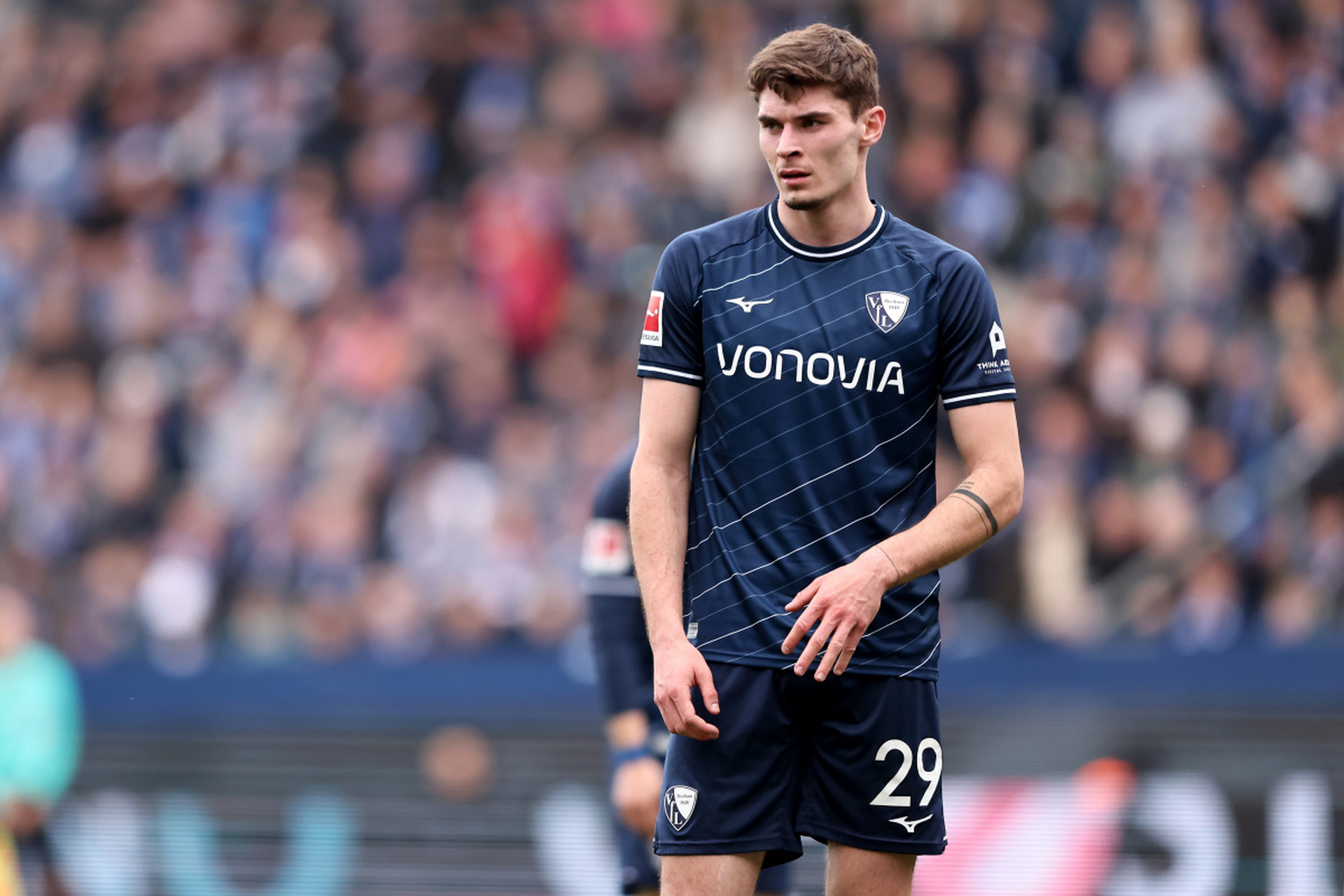 波鸿迎来主场对决多特蒙德,难题前行 波鸿迎来主场对决多特蒙德,难题前行