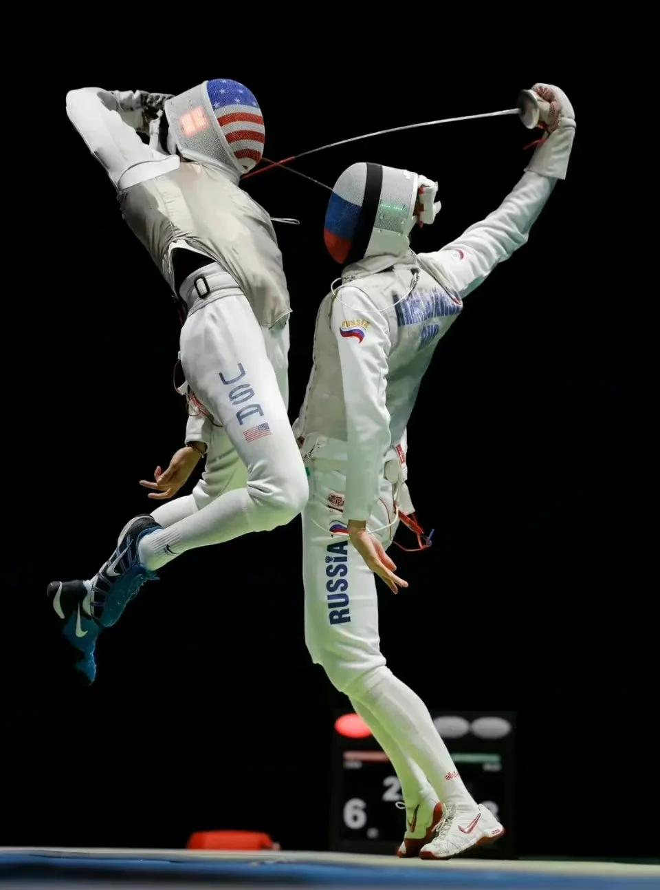 俄罗斯击剑选手表现出色夺冠