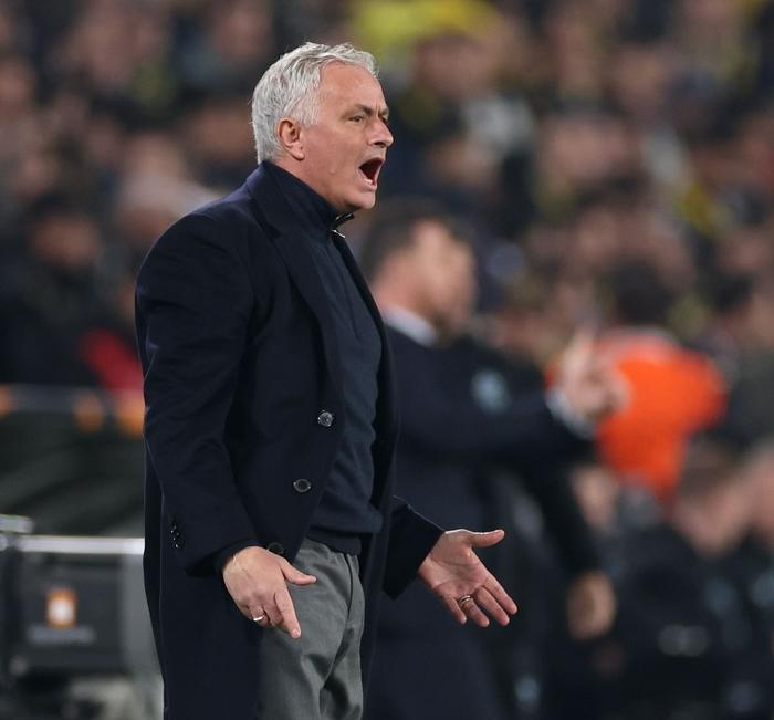 切尔西凯旋而归！穆里尼奥球队豪取足总杯亚军的简单介绍