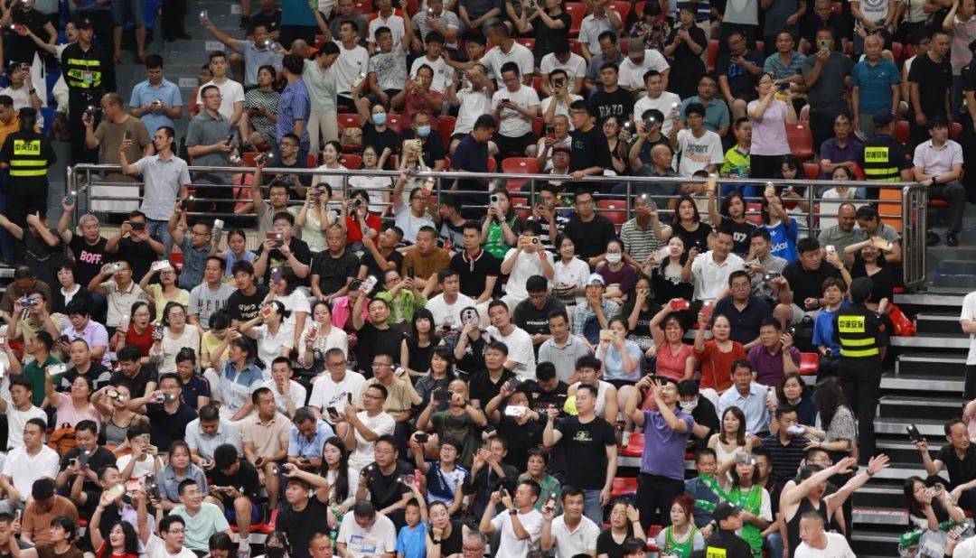 DB gaming-山东男篮主场击败辽宁队，全取两分