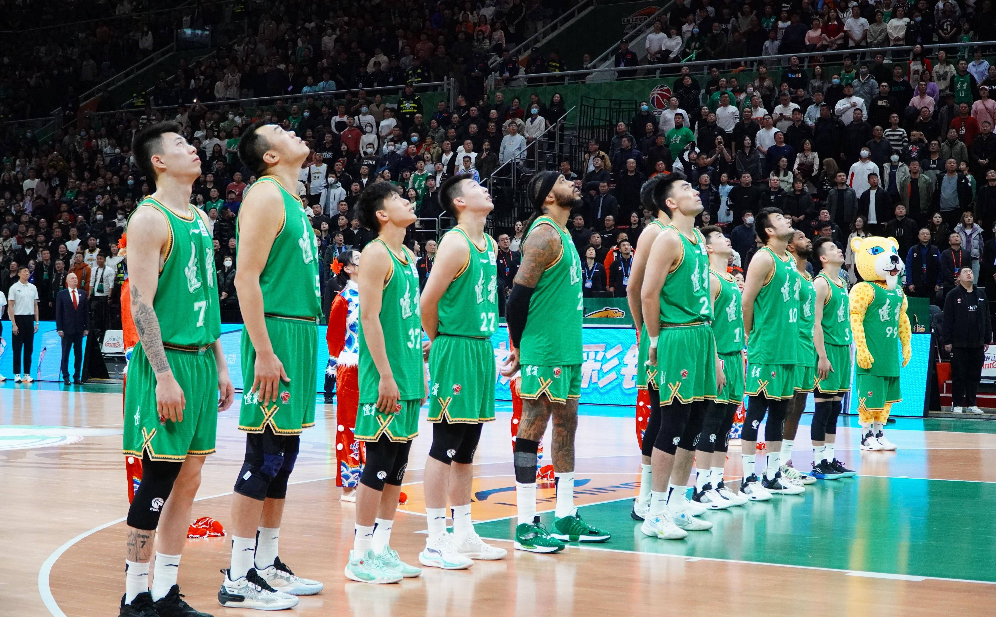 辽宁男篮凭借团队力量，成功战胜对手