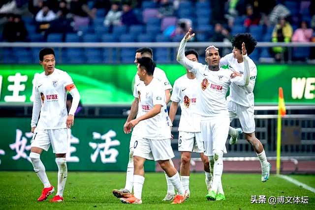 DB彩票平台-大连队以迅猛攻势获得比赛胜利，晋级