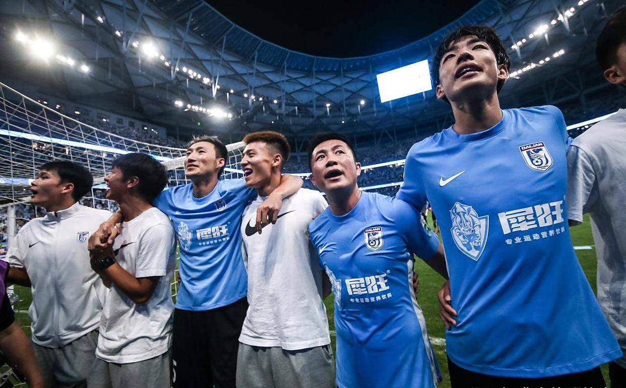 大连队以迅猛攻势获得比赛胜利，晋级