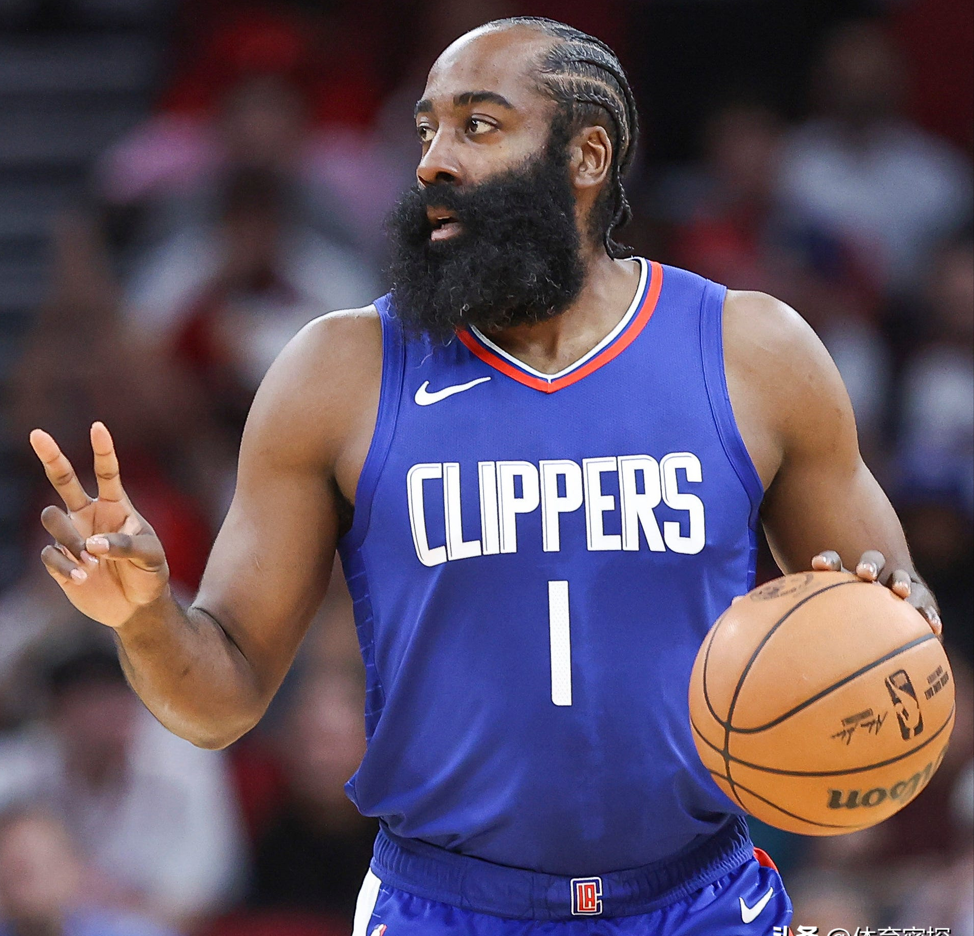 DB彩票平台-贝弗利关键三分，快船客场逆转篮网