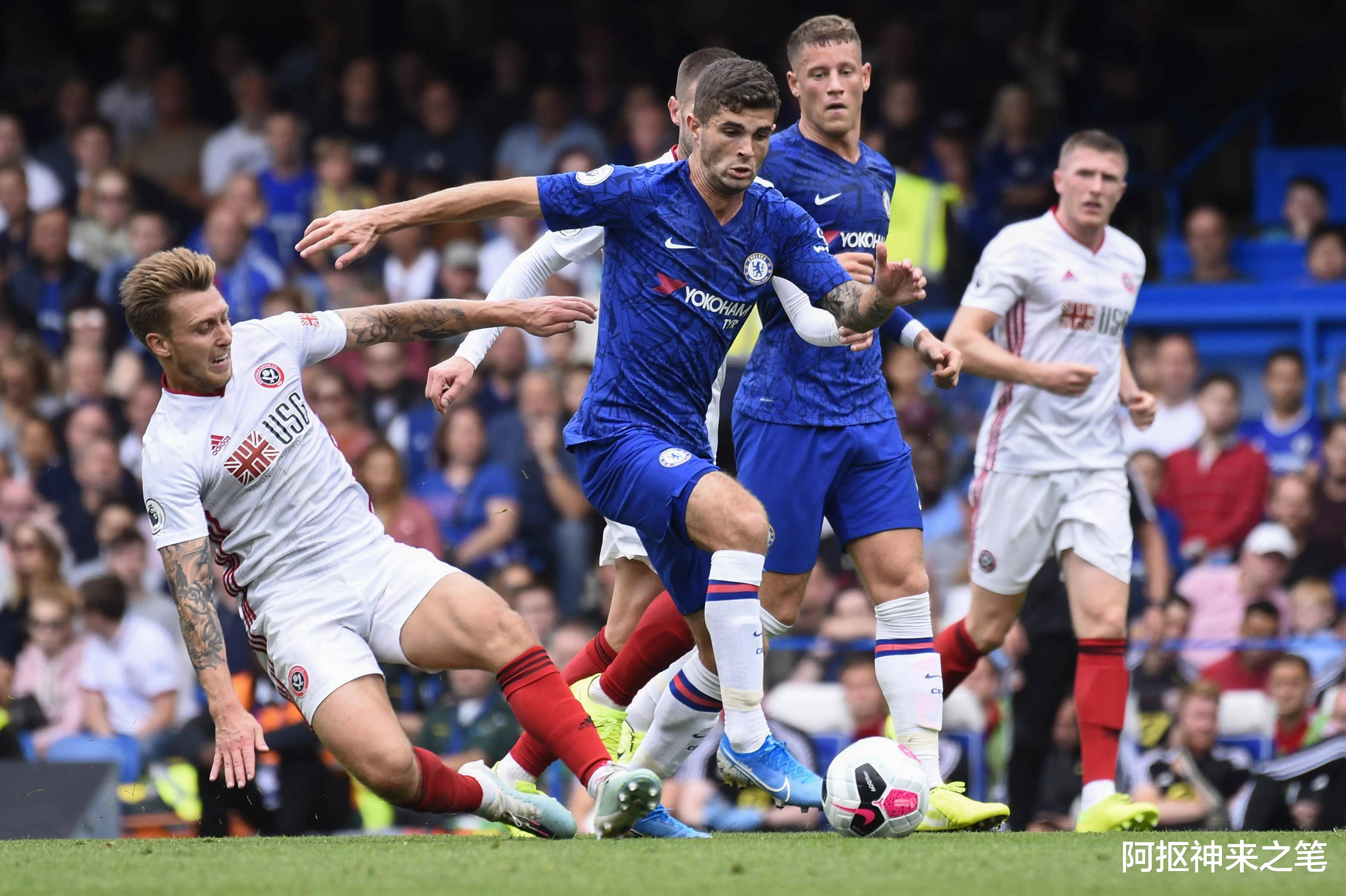 精湛技术展现，英超比赛场上风采依旧