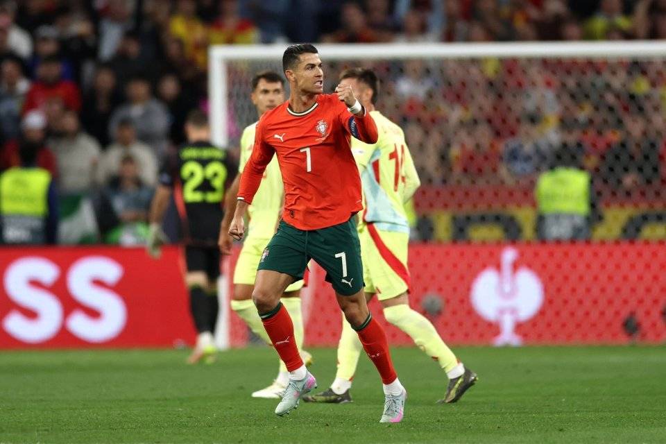 DB游戏-欧国联比赛冠军争夺，胜负难料