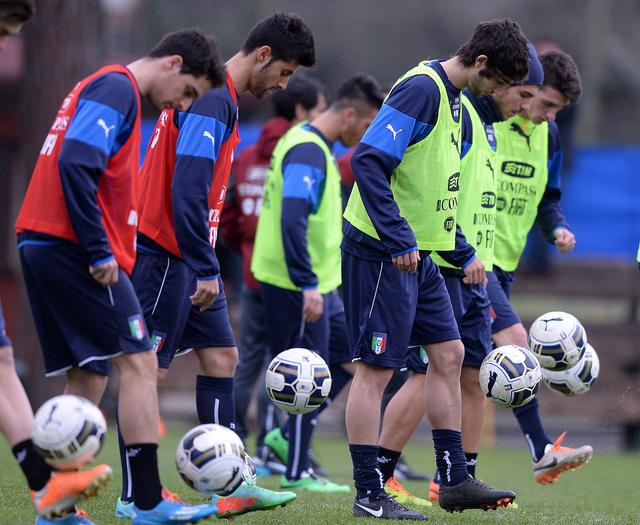 包含欧洲国家队比赛中的激情对决,胜者难言的词条 包含欧洲国家队比赛中的激情对决,胜者难言的词条