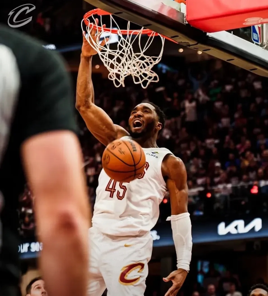 米切尔助爵士击败强敌晋级下一轮