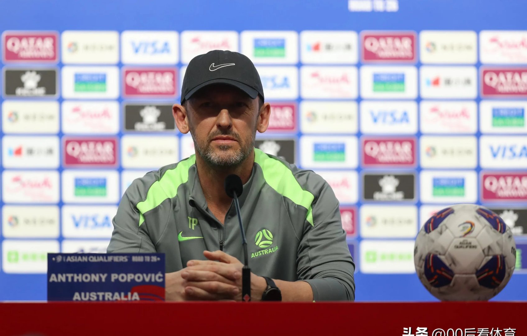 关于澳大利亚队主帅调整战术，备战欧冠比赛准备充分的信息