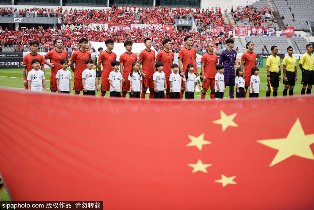 DB彩票官方网站-足球巨星们为荣誉展开激烈争夺