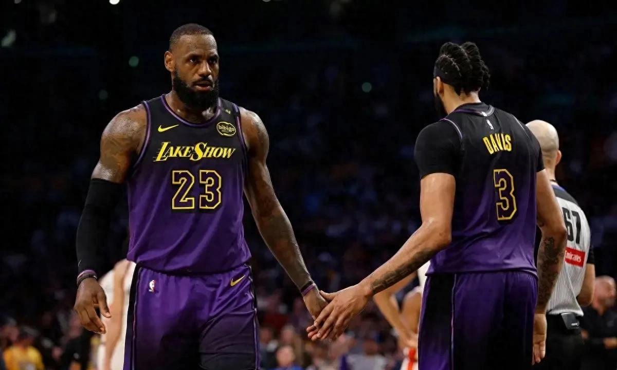 包含湖人再胜篮网，迎来三连胜的词条