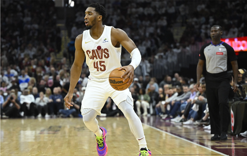 爵士横扫骑士,迎来三连胜的简单介绍 爵士横扫骑士,迎来三连胜的简单介绍