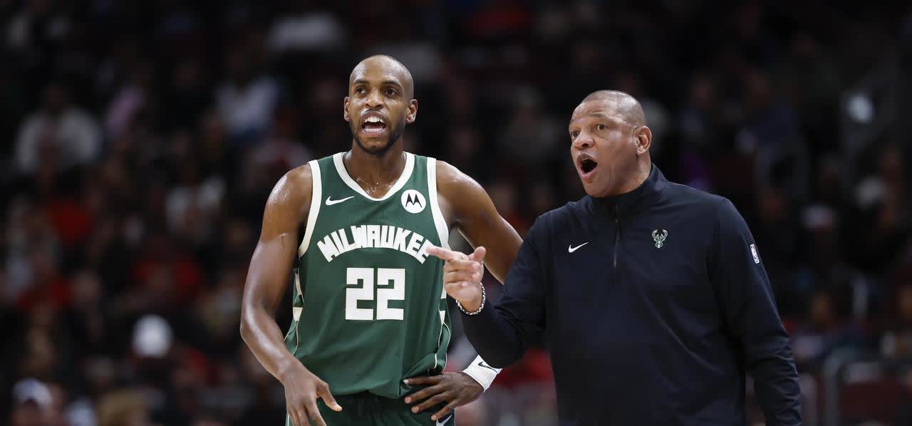 雄鹿负爵士，米德尔顿21分全力拼搏